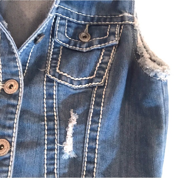 Dollhouse denim distressed vest - Picture 3 of 6